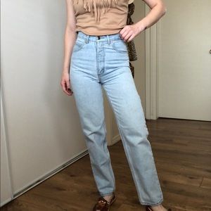 90s mom jeans